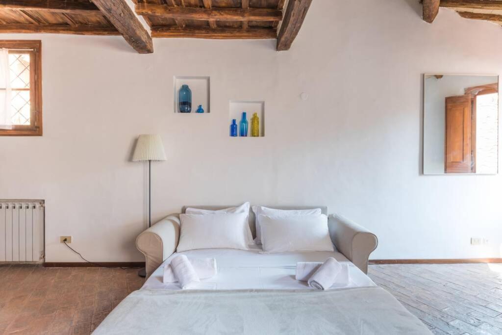 Vicolo Di San Celso By Varental *